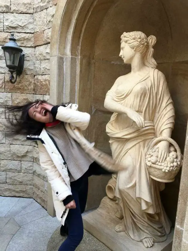 Statues Caught Fighting Back (Gallery 23 Pics)
