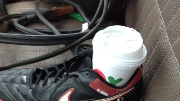 Make an unique cup holder for your car